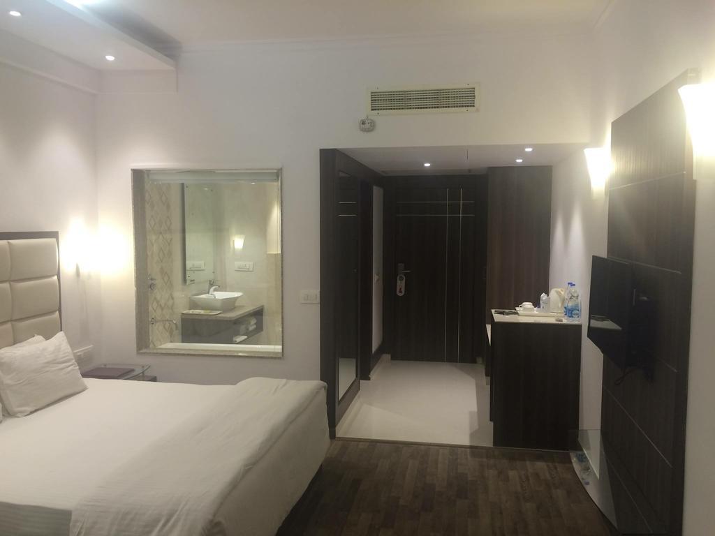 ניימרנה Shiva Oasis Resort מראה חיצוני תמונה